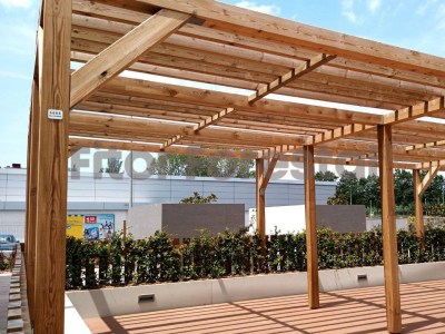 Poste Flandes cuadrado tratado y cepillado