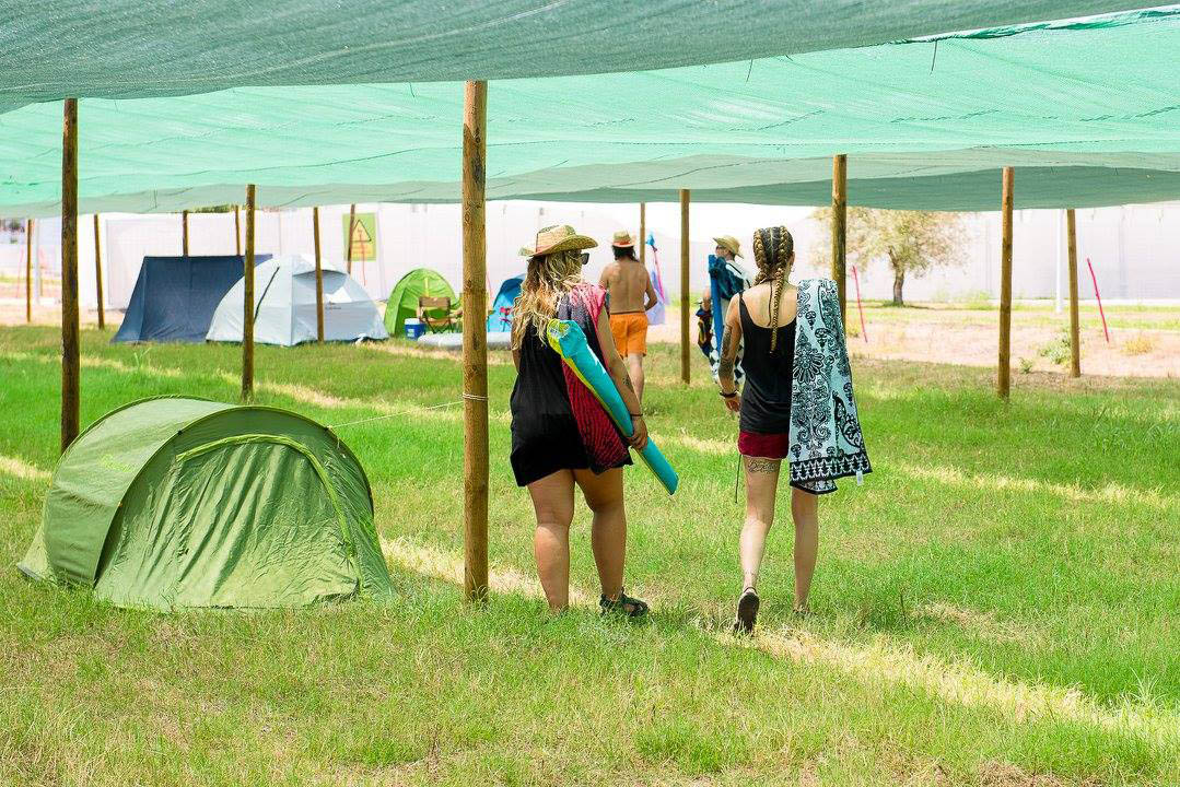 Zona d'acampada al festival Iboga